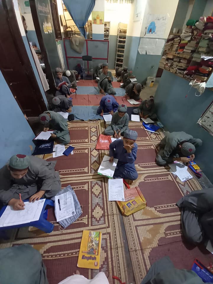 Hands with wedding rings